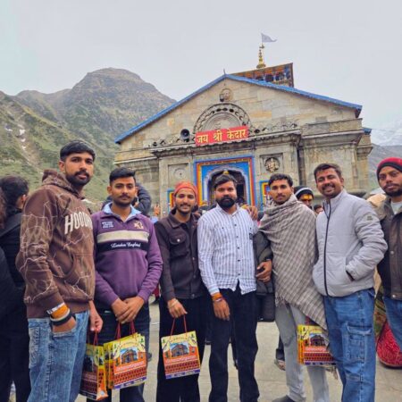 Group photo at Kedarnath Temple during Kedarnath Yatra